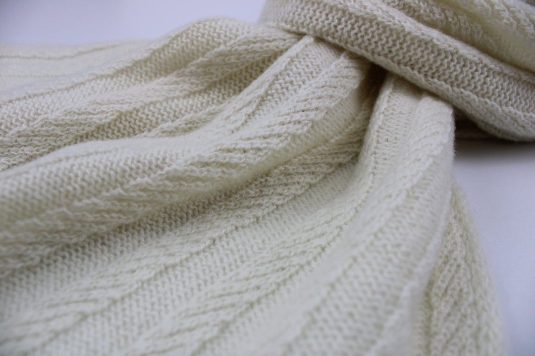 Sciarpa ARAN Puro Cashmere - Bianco naturale - CO.BI morbido color crema lavorato a maglia sciarpa strutturato CoBi