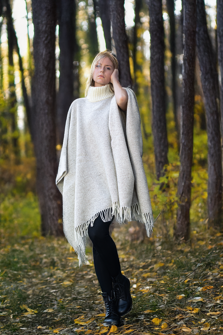 Poncho EVADINA Cashmere e Lana Grigio chiaro / 160x140 - Mantella - CO.BI donna luce grigio poncho frangia 245 € CoBi