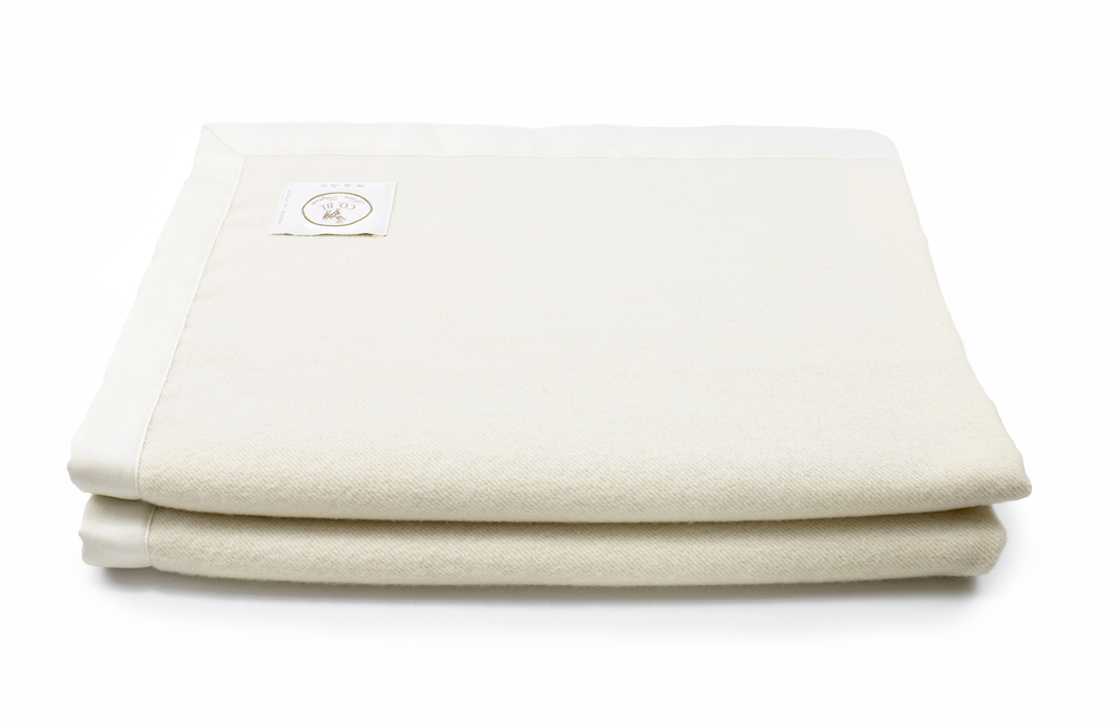 Coperta PATTY Cashmere e Lana Bianco naturale / King Size 270x230 - Coperte Grigio Medio - CO.BI piegato bianco sporco