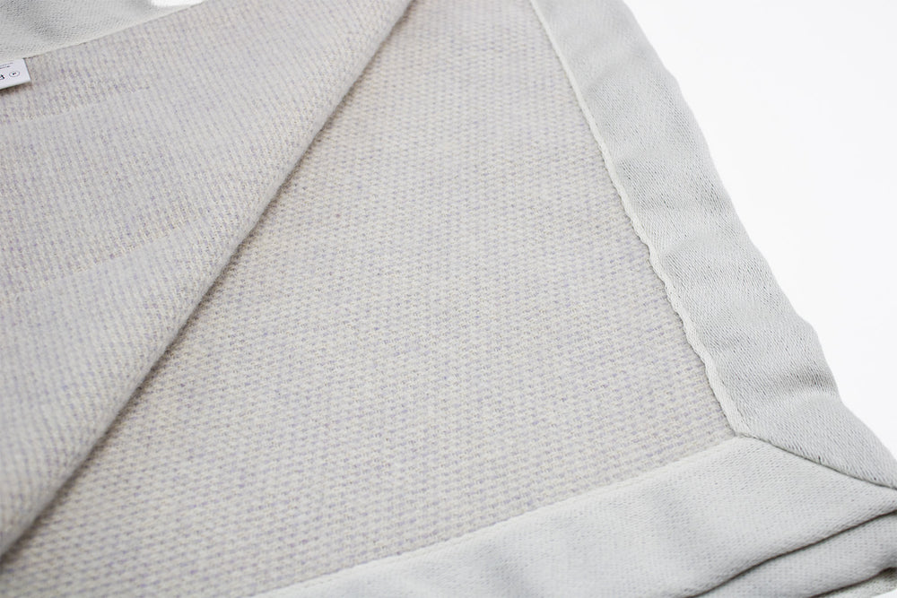Coperta in lana e mohair lilla chiaro