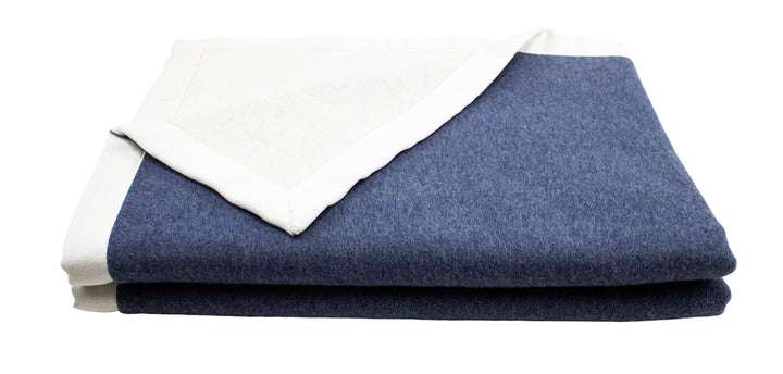 Coperta di cashmere e lana merino navy e bianca