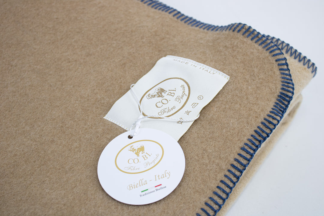 Etichetta coperta di misto cammello