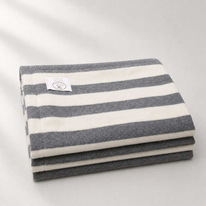 Coperta a righe leggera matrimoniale con bordo risvoltato