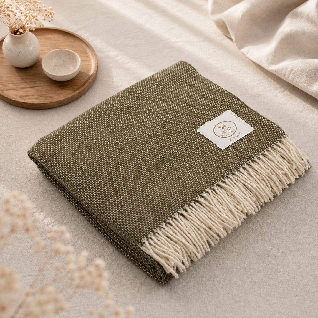 Plaid di lana e cashmere colore verde scuro melange