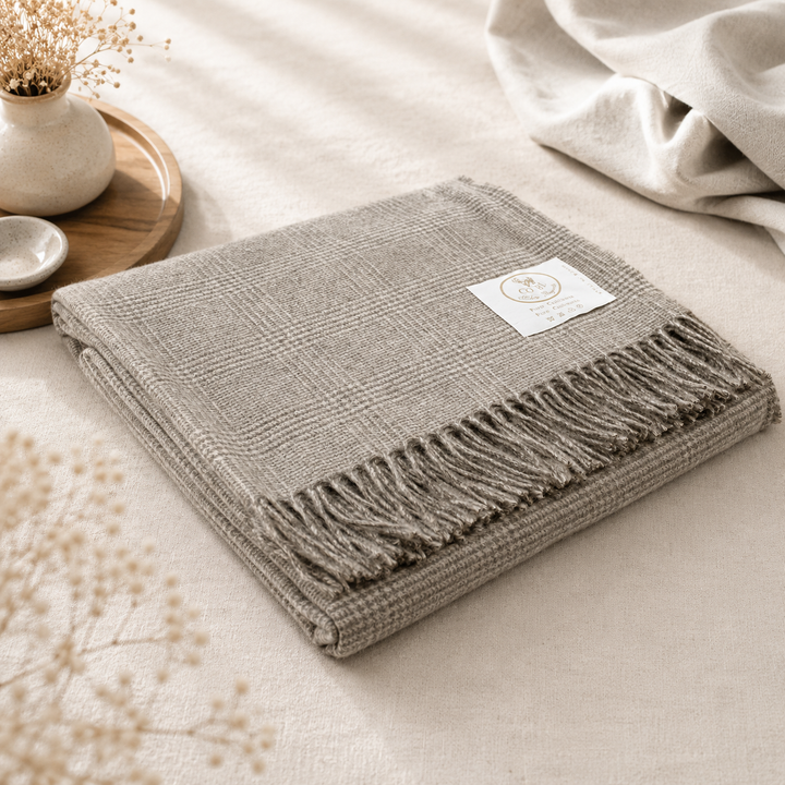 Plaid principe di galles marrone con frange di cashmere