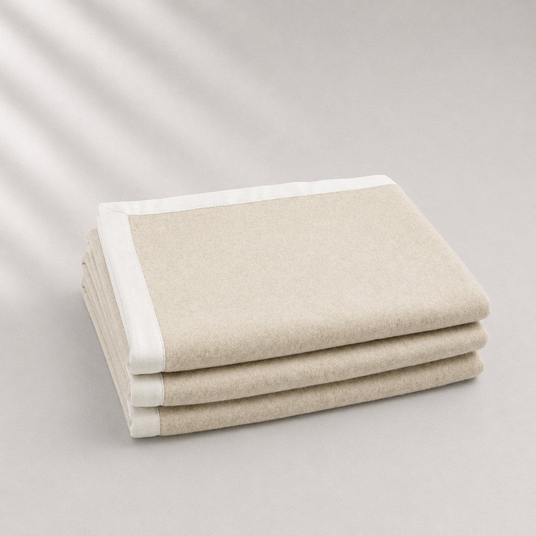 Coperta matrimoniale di colore beige