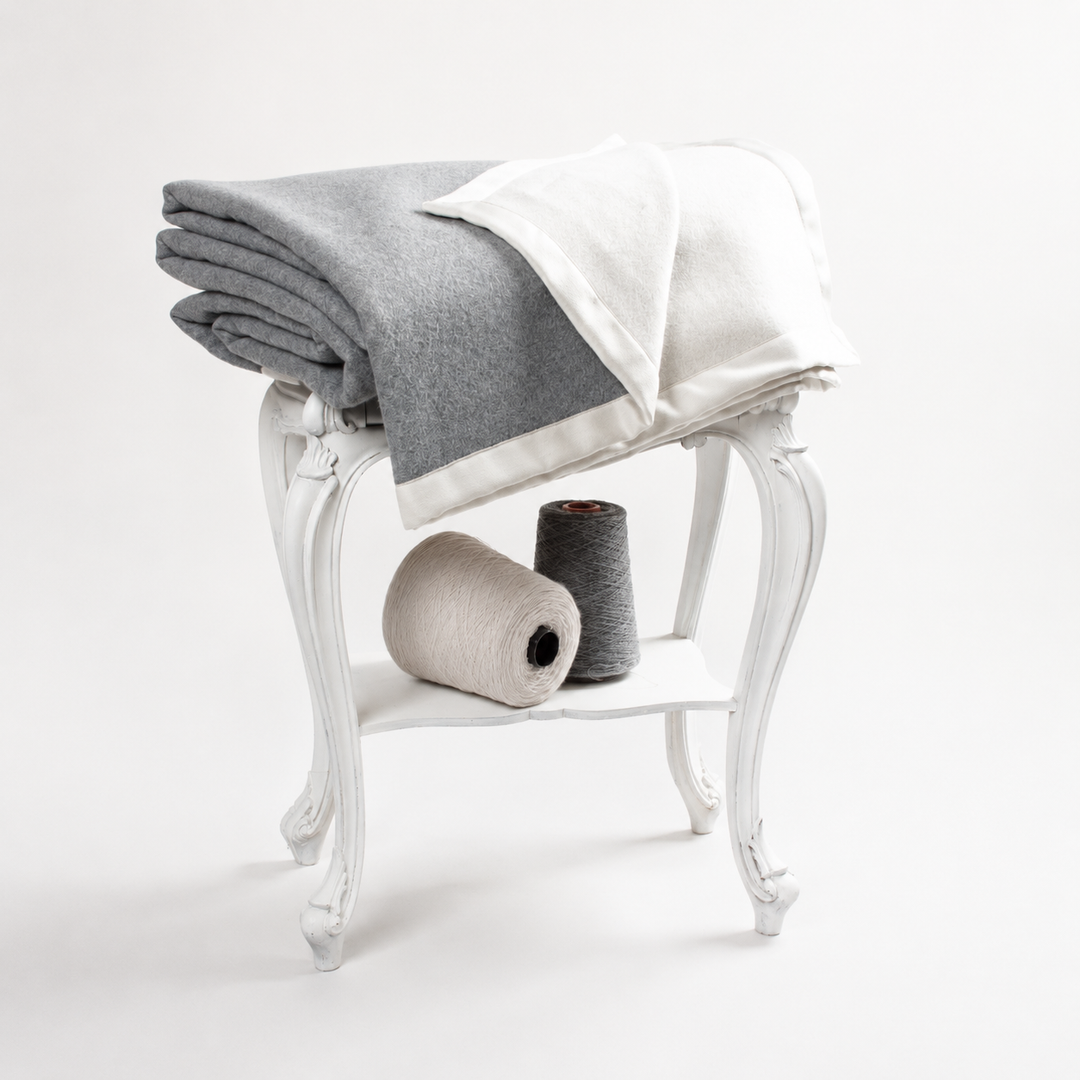 Coperta double face grigio e bianco naturale