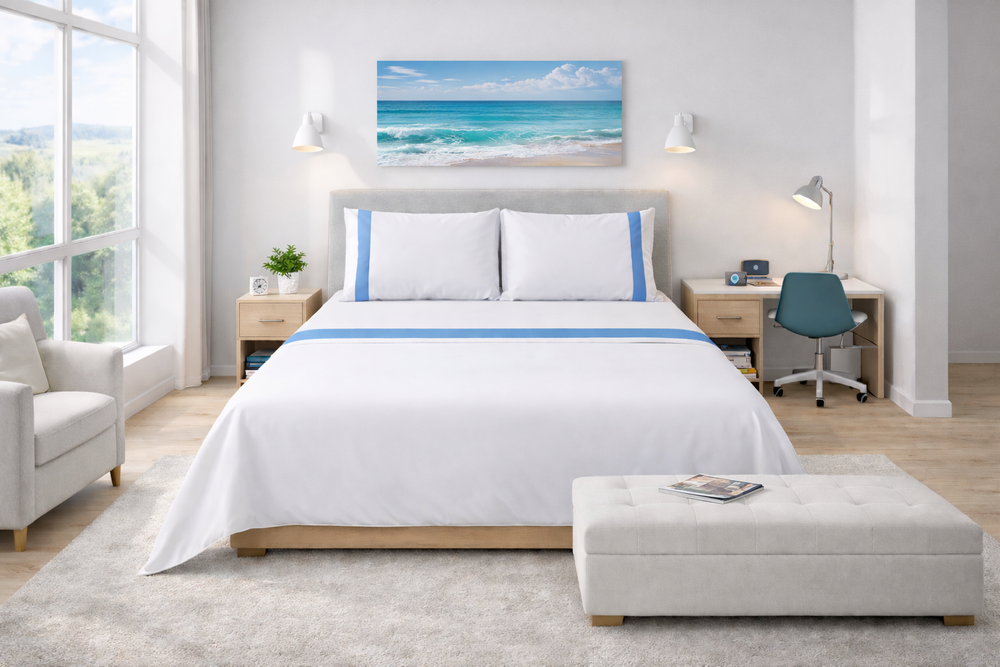 Parure matrimoniale di cotone percalle bianco con fascia azzurra