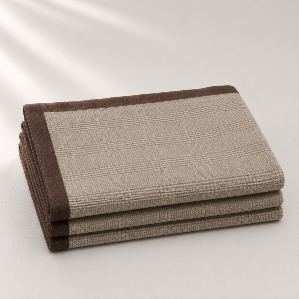 Coperta di cashmere leggere con motivo principe di galles marrone