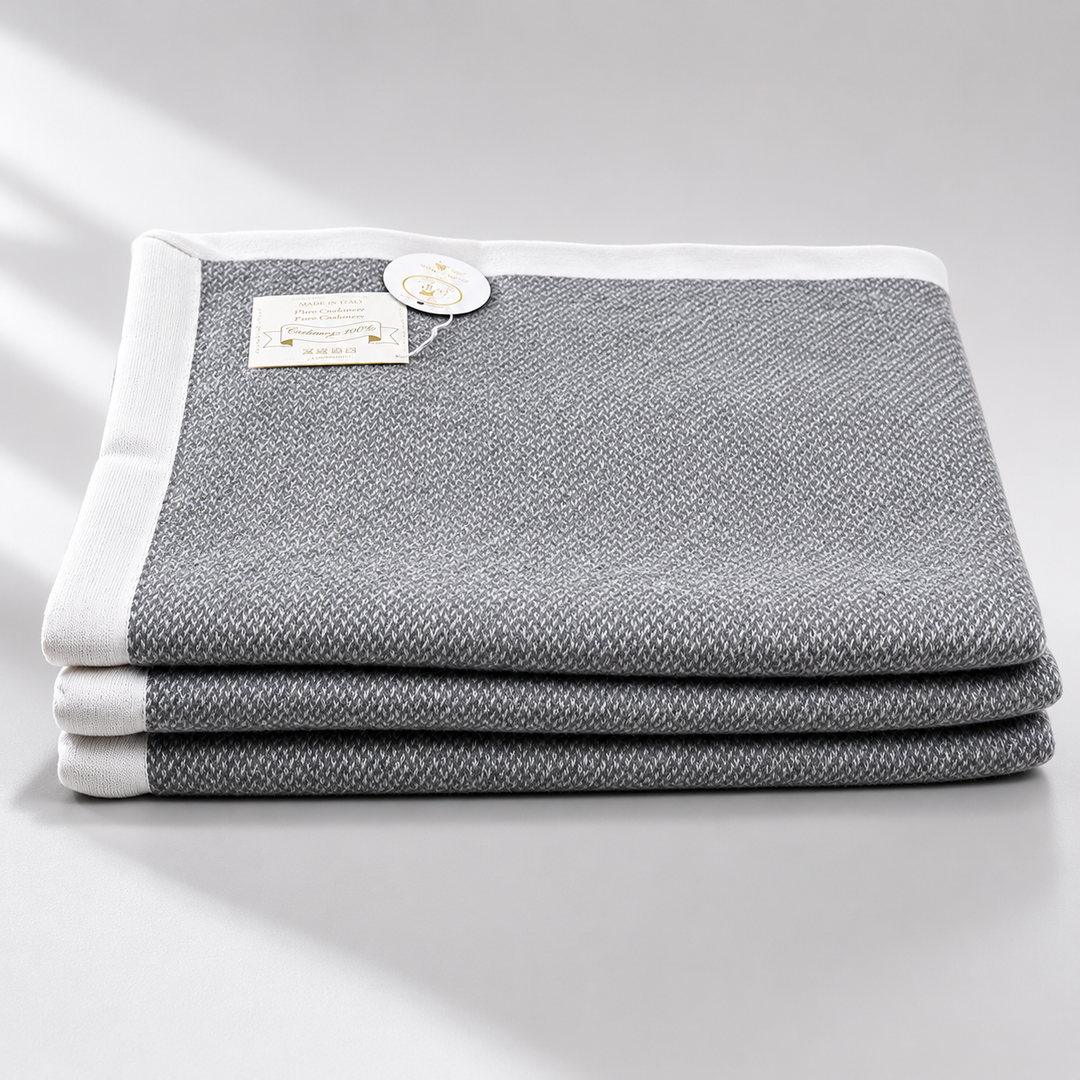 Coperta leggera di cashmere colore grigio