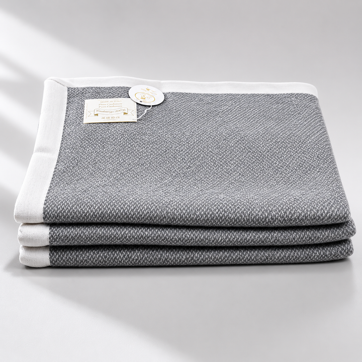 Coperta leggera di cashmere colore grigio