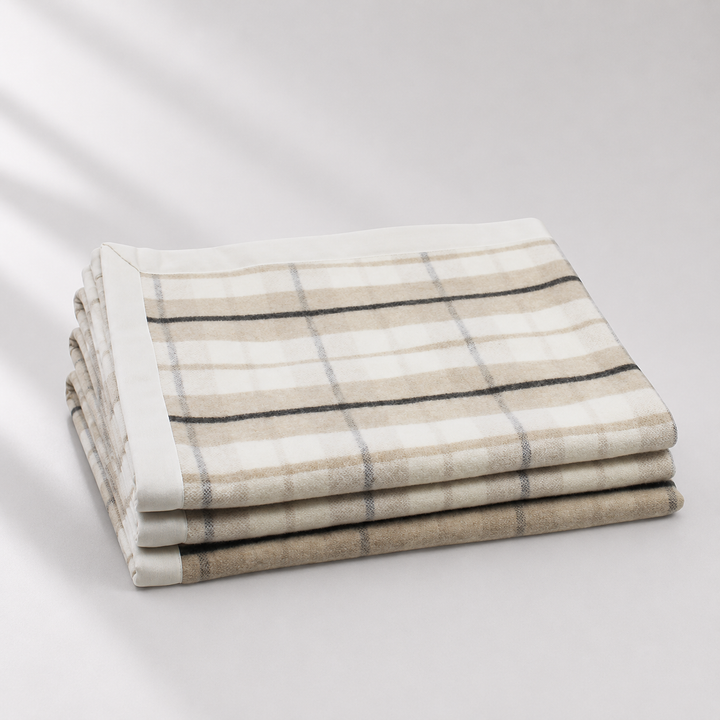 Coperta invernale di lana e Cashmere con motivo scozzese colore beige