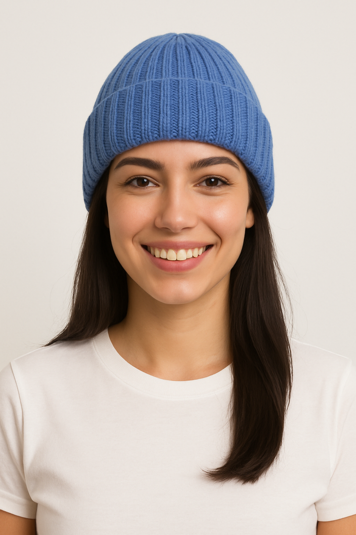 cuffia di lana a coste color bluette