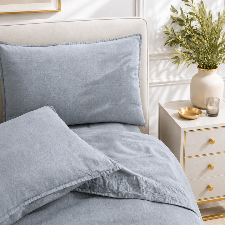Completo letto in cotone con federe e balza in lino