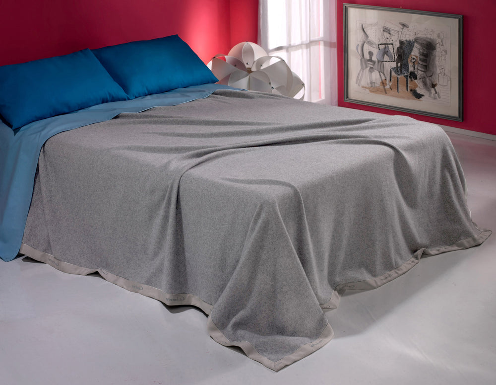 coperta matrimoniale di cashmere grigia