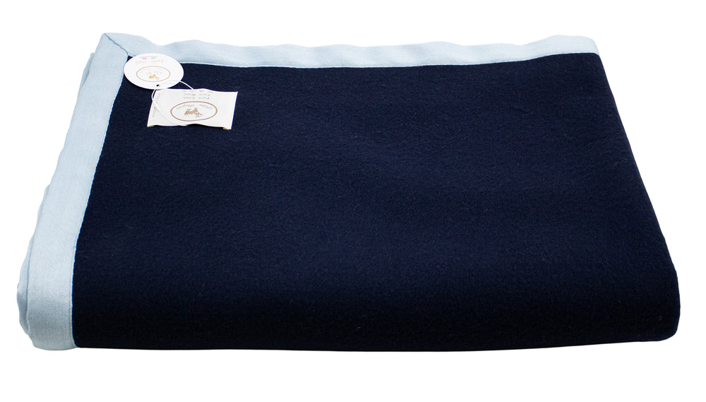 Coperta di lana blu scuro e bordo azzurro