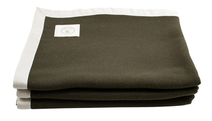 Coperta di lana e cashmere invernale verde militare