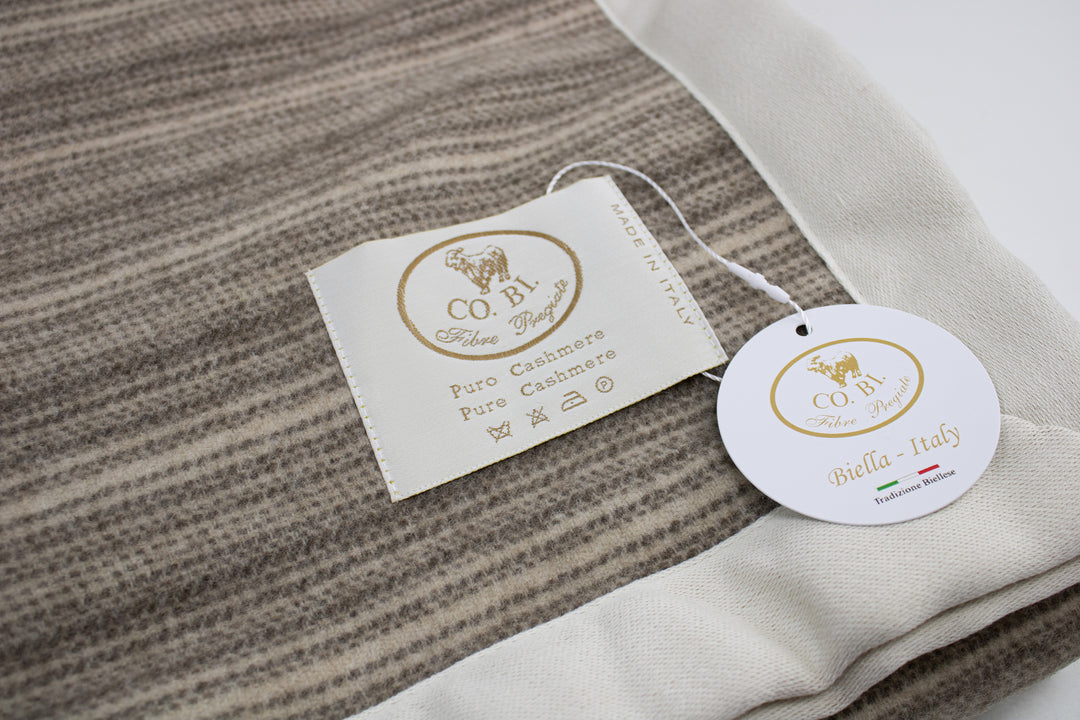 Particolare coperta di Cashmere marrone