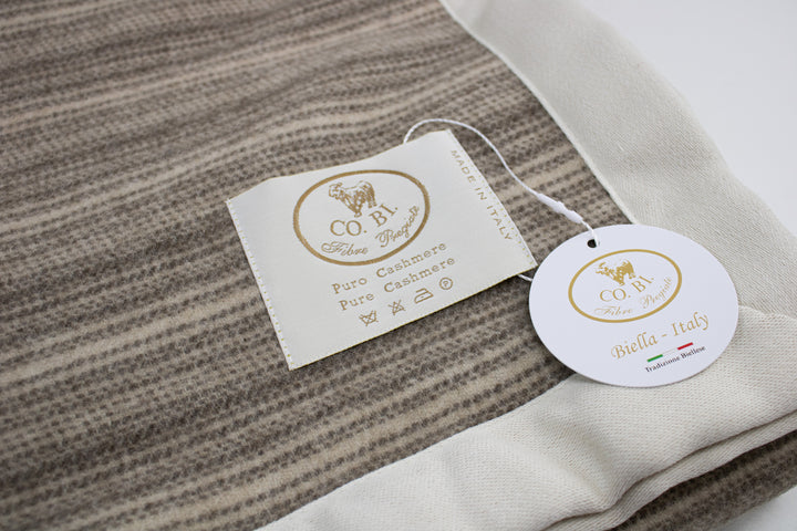 Particolare coperta di Cashmere marrone