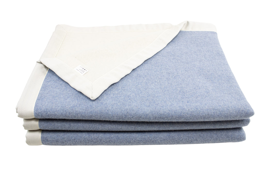 Coperta di lana merino matrimoniale azzurra e bianca