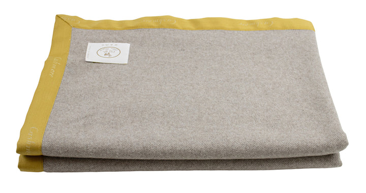 Coperta leggera beige scuto con bordo senape