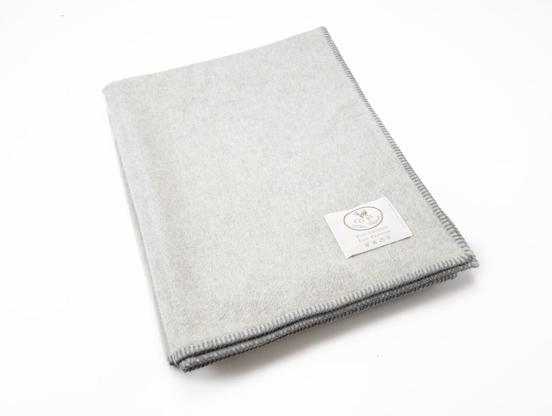 Plaid grigio perla di cashmere a punto cavallo