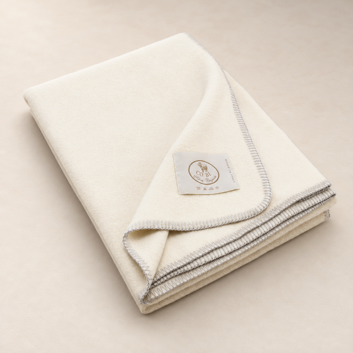 BUCANEVE Wool and Silk Throw with Whipstitch edge