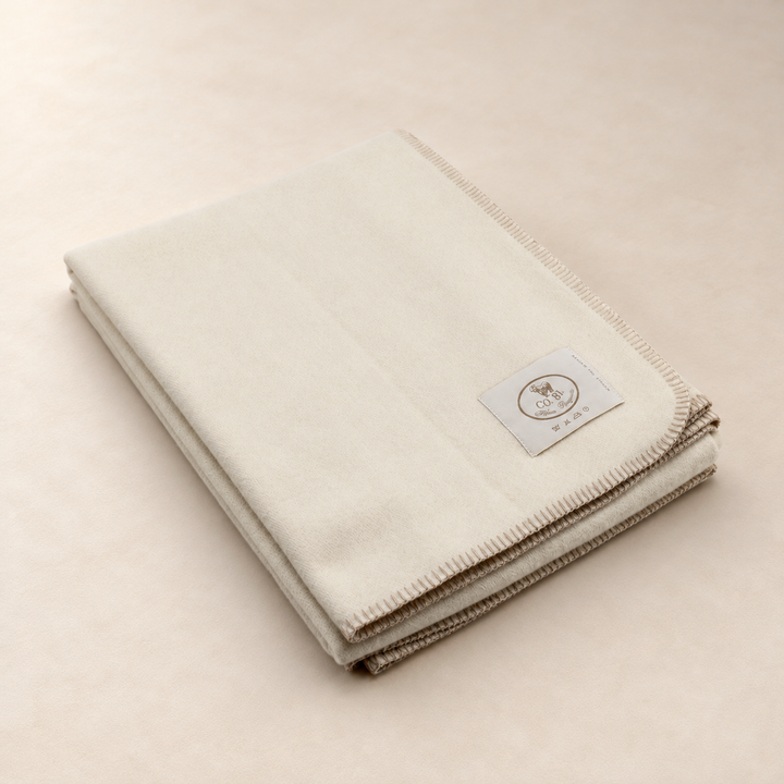 BUCANEVE Wool and Silk Throw with Whipstitch edge