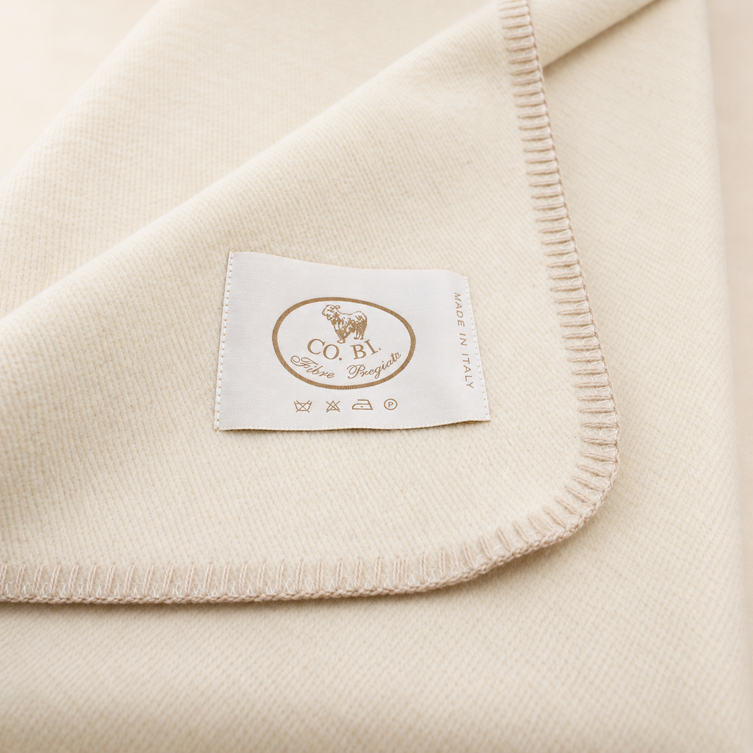 BUCANEVE Wool and Silk Throw with Whipstitch edge
