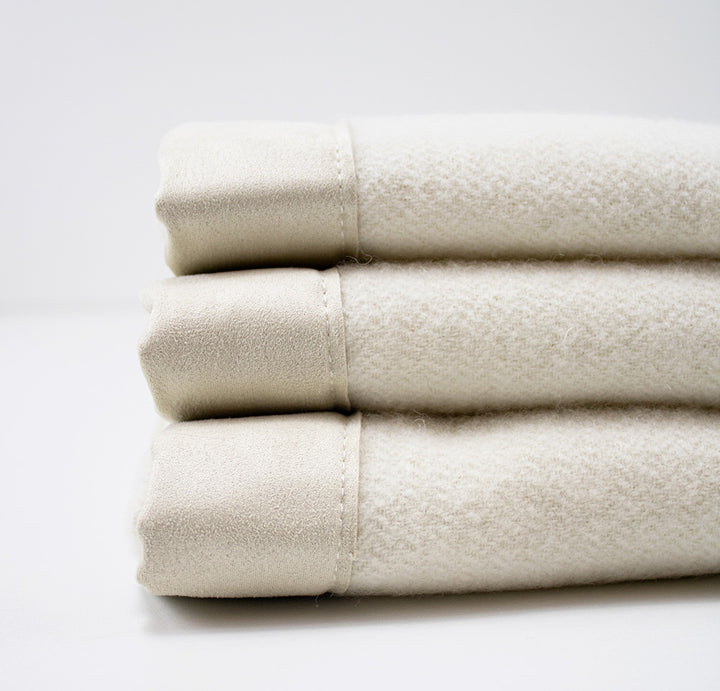 LADY Blanket Cashmere and Silk with Suede edge