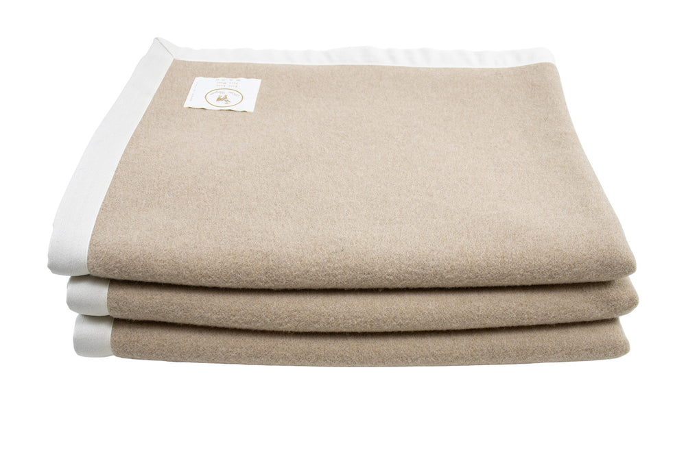 Coperta molto pesante di lana merino beige