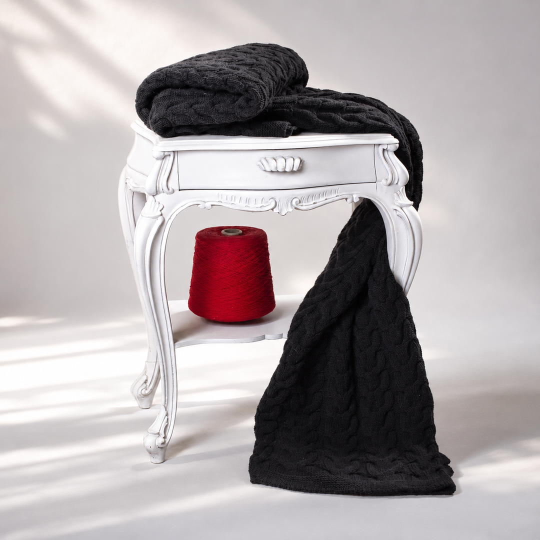 Plaid di cashmere a treccia aperta colore nero