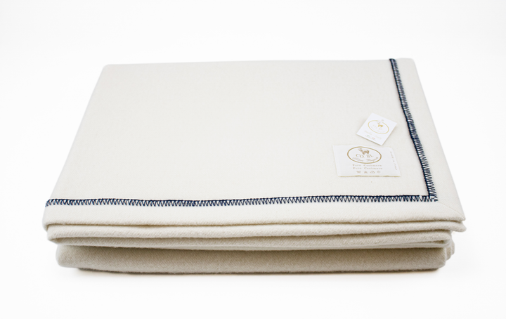 MILA BLANKET Pure Cashmere Whipstitch edge