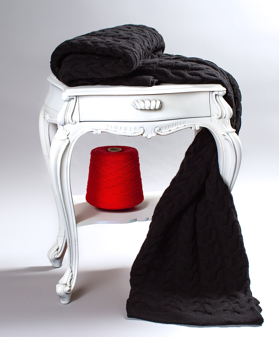 Plaid di cashmere e lana in maglia color nero