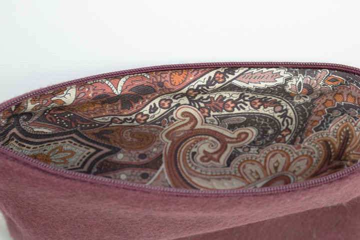 POUCH -BEAUTY CASE in Pure Cashmere Burgundy color