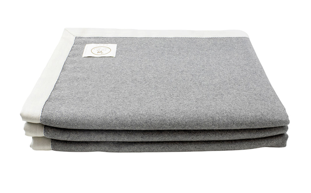Coperta BURCINA Pura Lana Grigio / King Size 270x230 - Coperte Bianco naturale - CO.BI Cashmere piegato grigio coperta