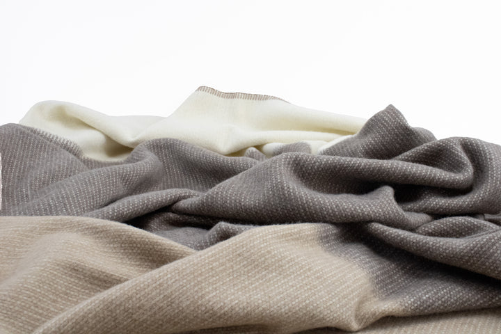 Pure Wool Throw OLIVER with  Whipstitch in three different colors