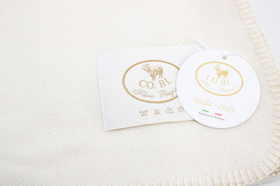 BUCANEVE Wool and Silk Throw with Whipstitch edge