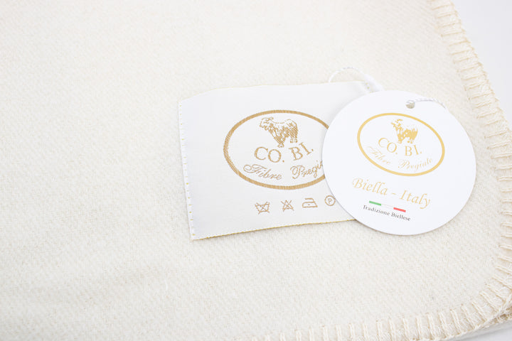 BUCANEVE Wool and Silk Throw with Whipstitch edge