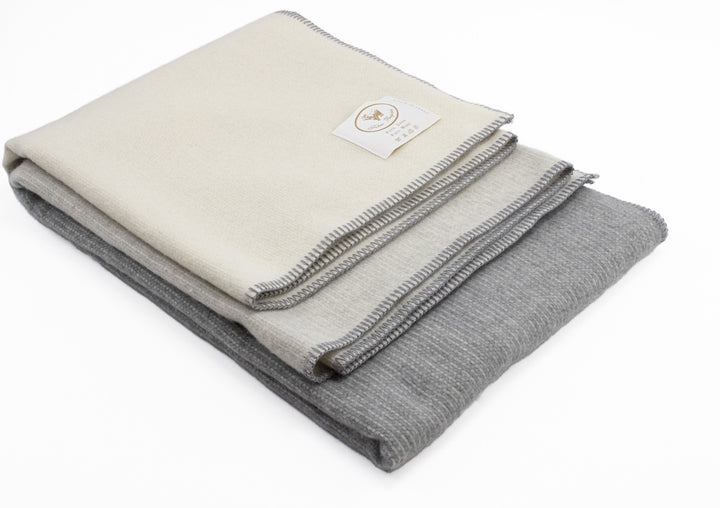 Pure Wool Throw OLIVER with  Whipstitch in three different colors