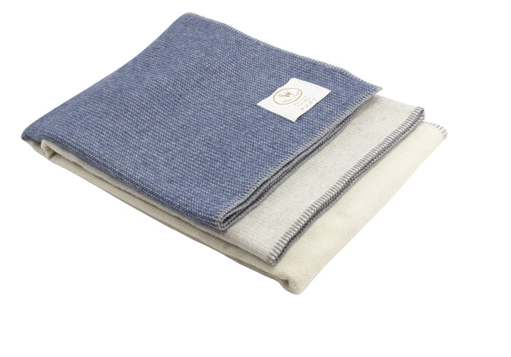 Pure Wool Throw OLIVER with  Whipstitch in three different colors