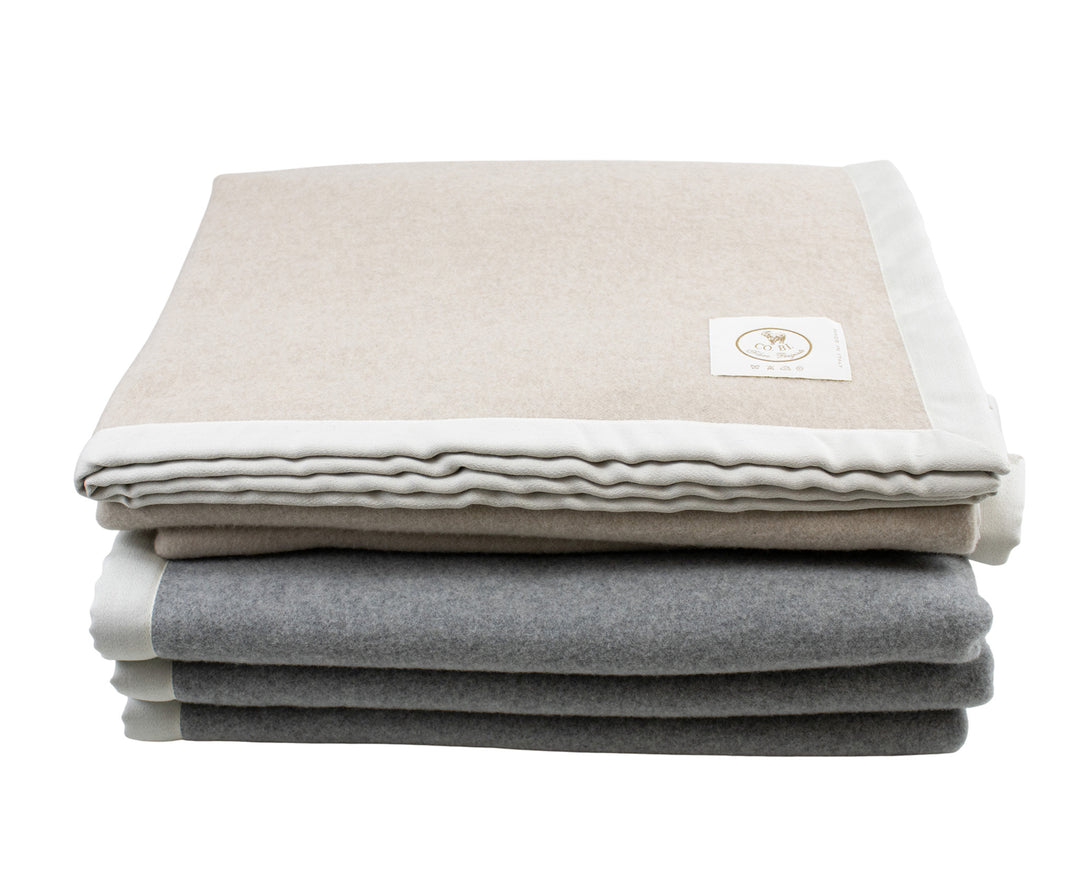 Coperta beige pesante di lana merino e cashmere