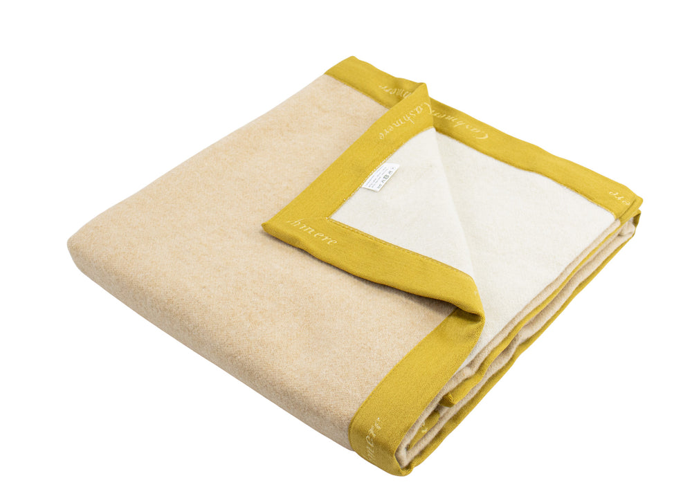 coperta beige e tortora con bordo senape