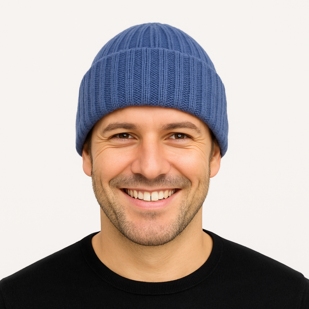 Cuffia di lana blu mare