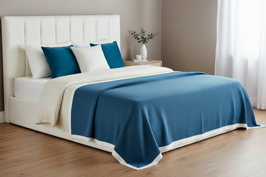 Coperta leggera turchese di lana e cashmere