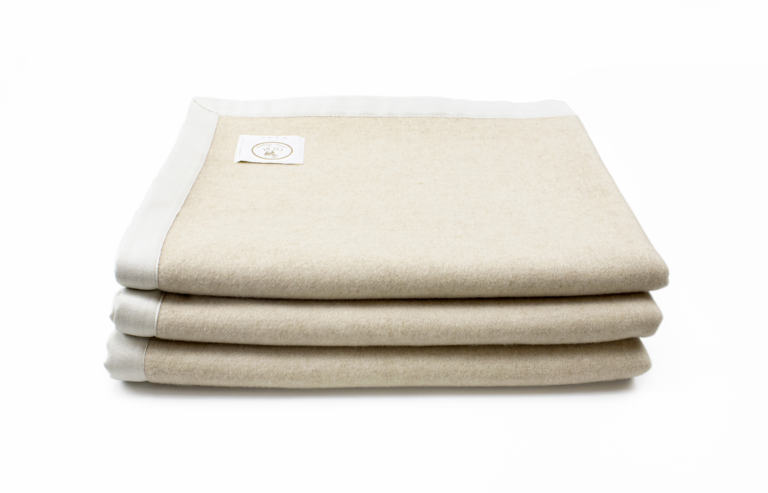 Coperta di lana e cashmere colore beige