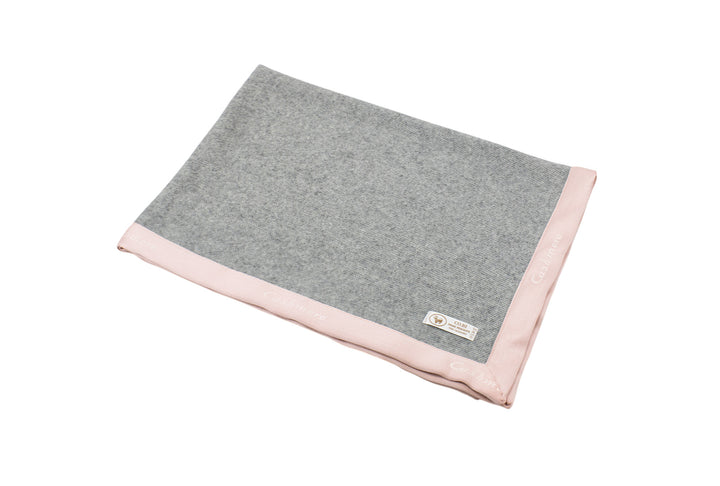 coperta per culla grigia con bordo rosa