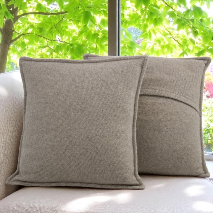Cuscini d'arredi cashmere colore marrone chiaro