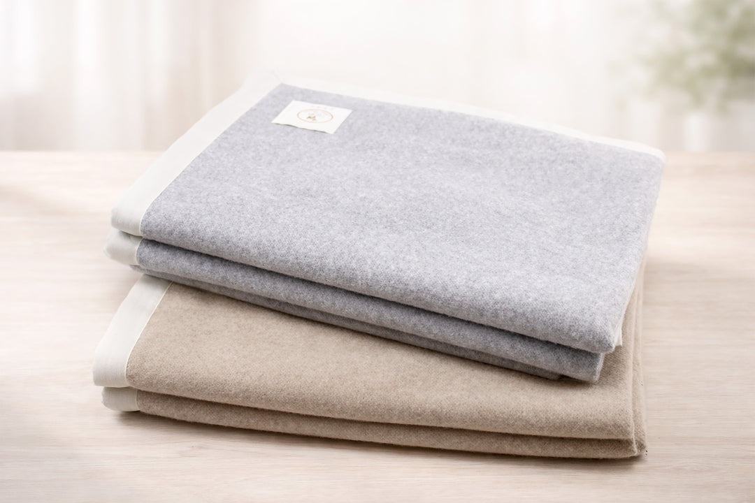 Coperta grigia leggera di ana e cashmere